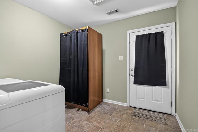 6618 Foxrun East End Dr, Mabelvale, AR 72103