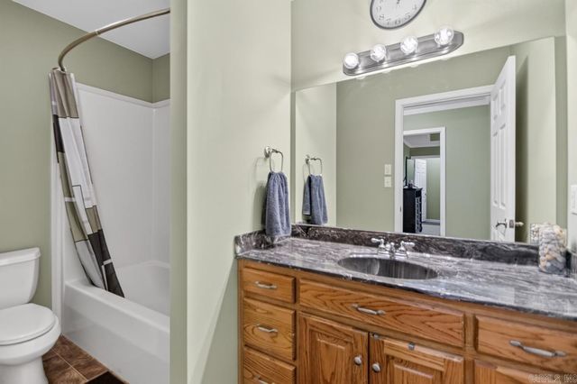 6618 Foxrun East End Dr, Mabelvale, AR 72103