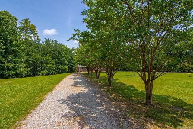 6618 Foxrun East End Dr, Mabelvale, AR 72103
