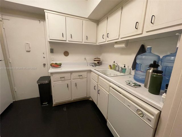 3505 S Ocean Dr 310, Hollywood, FL 33019
