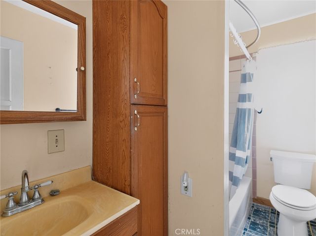 225 W Center Street, Ventura, CA 93001
