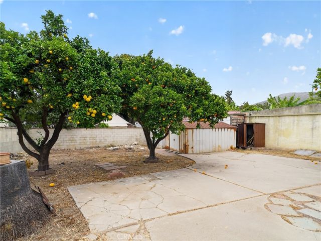 225 W Center Street, Ventura, CA 93001