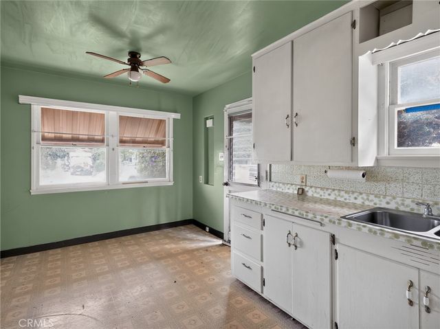 225 W Center Street, Ventura, CA 93001