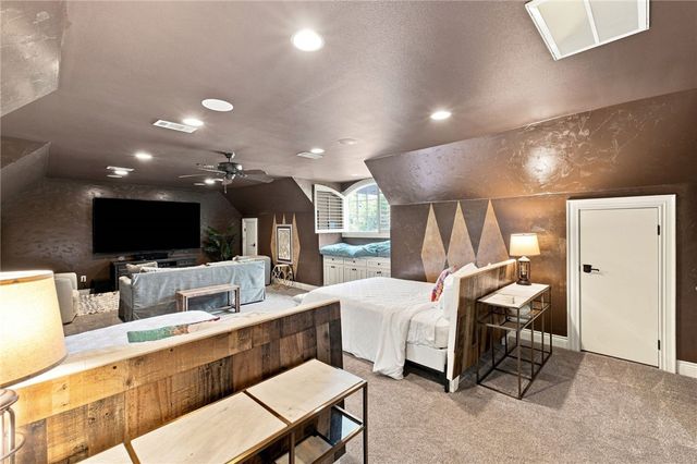 905 NW Provence Place, Bentonville, AR 72712
