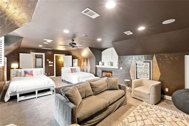 905 NW Provence Place, Bentonville, AR 72712