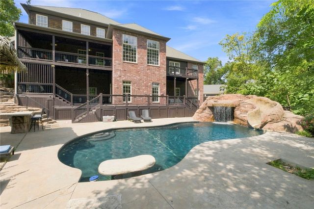 905 NW Provence Place, Bentonville, AR 72712