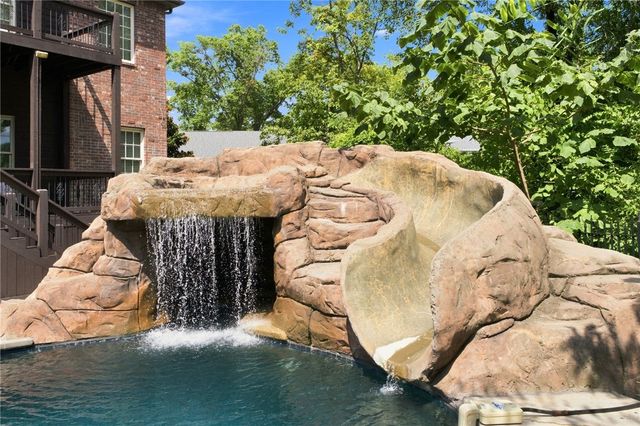 905 NW Provence Place, Bentonville, AR 72712