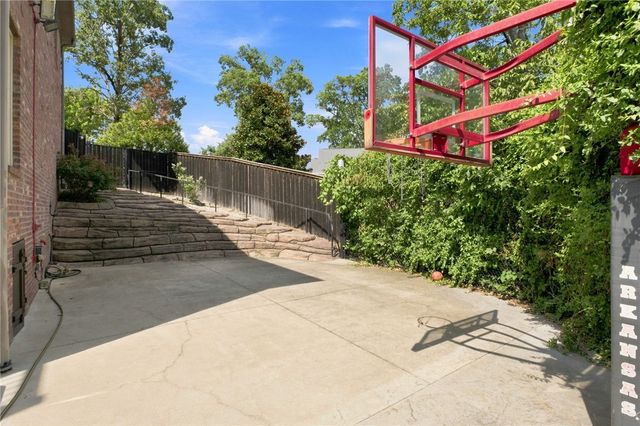 905 NW Provence Place, Bentonville, AR 72712