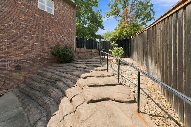 905 NW Provence Place, Bentonville, AR 72712