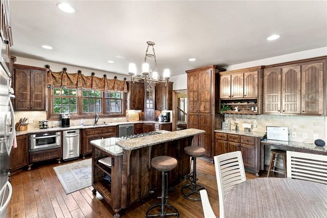 905 NW Provence Place, Bentonville, AR 72712