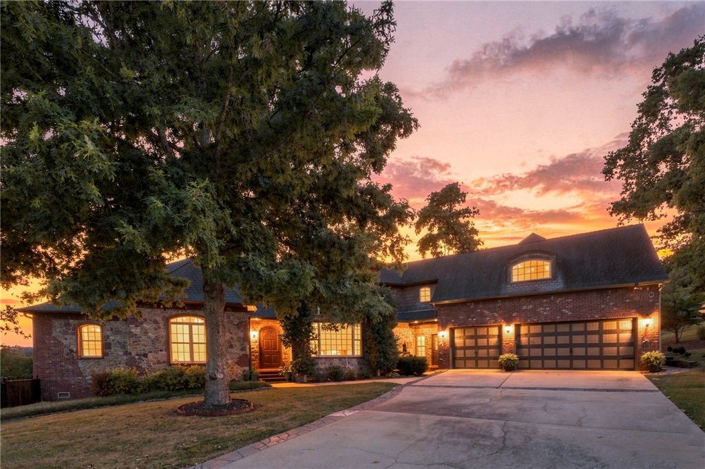 905 NW Provence Place, Bentonville, AR 72712