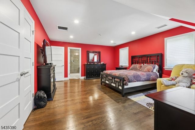 1271 Alicia Ave, Teaneck Twp., NJ 07666