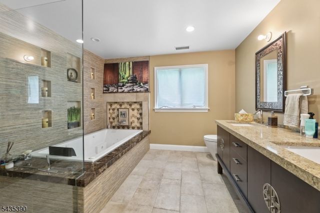 1271 Alicia Ave, Teaneck Twp., NJ 07666