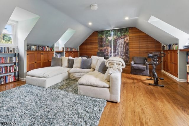 1271 Alicia Ave, Teaneck Twp., NJ 07666