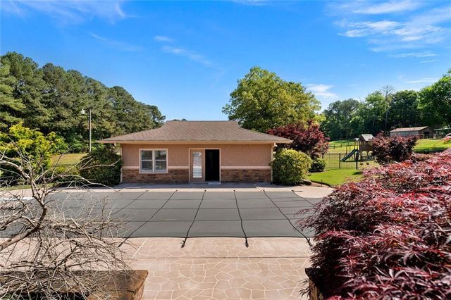 1132 Euharlee Road, Kingston, GA 30145
