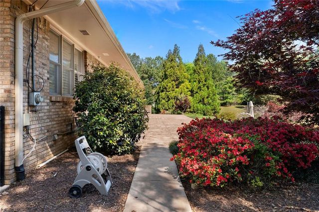 1132 Euharlee Road, Kingston, GA 30145