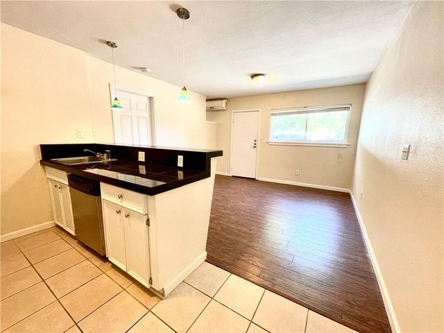 304 E 33rd ST 9, Austin, TX 78705