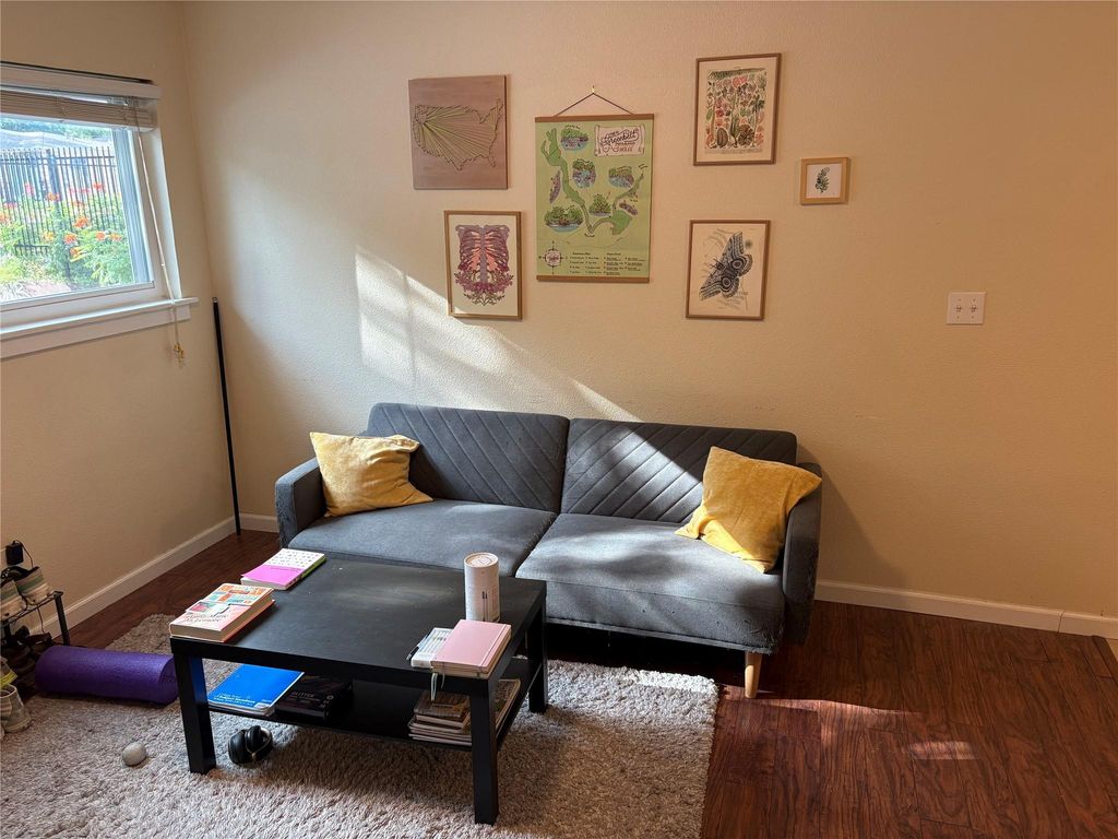 304 E 33rd ST 9, Austin, TX 78705