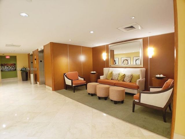 7350 SW 89th St 1611S, Miami, FL 33156