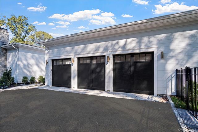 523 Long Beach Road, Nissequogue, NY 11780