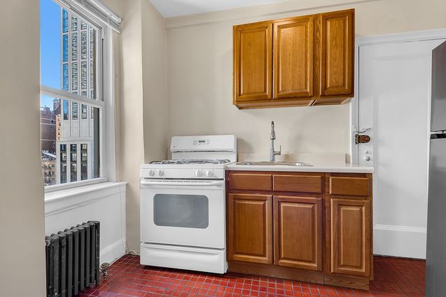 400 E 59th St Apt 8F, New York City, NY 10022
