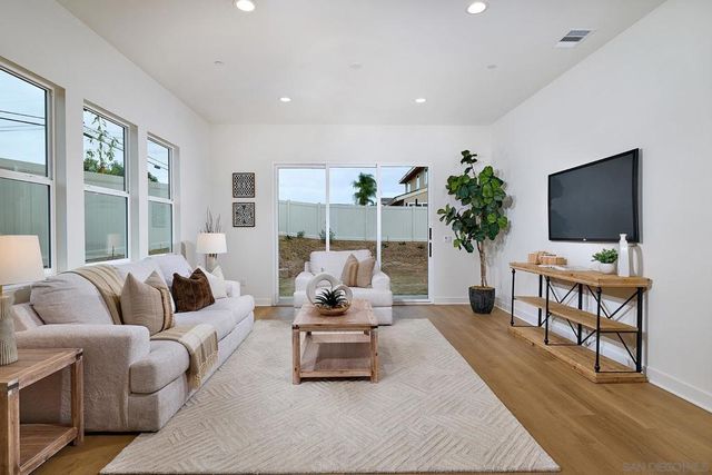 763 Michael Ct, Vista, CA 92081