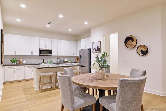 763 Michael Ct, Vista, CA 92081