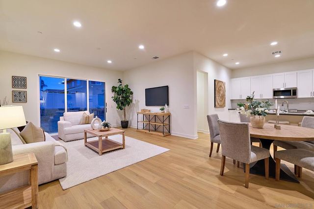 763 Michael Ct, Vista, CA 92081