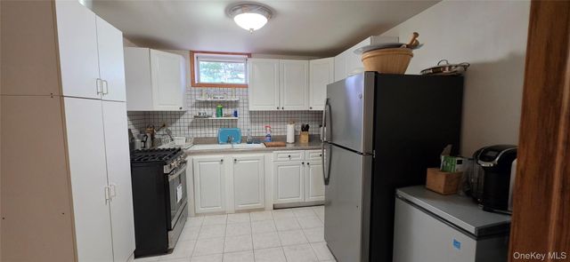 125 Woods Road, Barryville, NY 12719