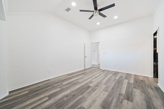 721 Keessee Drive, Cedar Hill, TX 75104