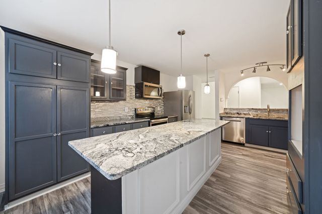 721 Keessee Drive, Cedar Hill, TX 75104