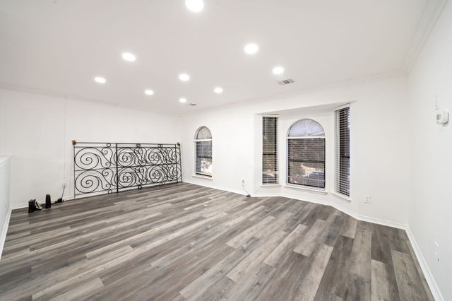 721 Keessee Drive, Cedar Hill, TX 75104