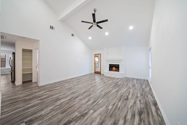 721 Keessee Drive, Cedar Hill, TX 75104