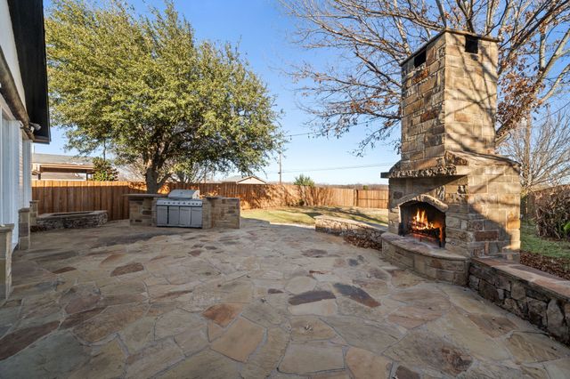 721 Keessee Drive, Cedar Hill, TX 75104