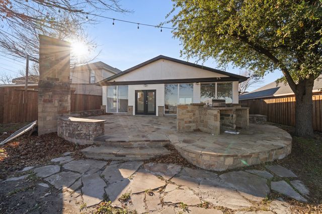 721 Keessee Drive, Cedar Hill, TX 75104