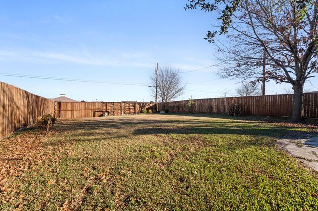 721 Keessee Drive, Cedar Hill, TX 75104