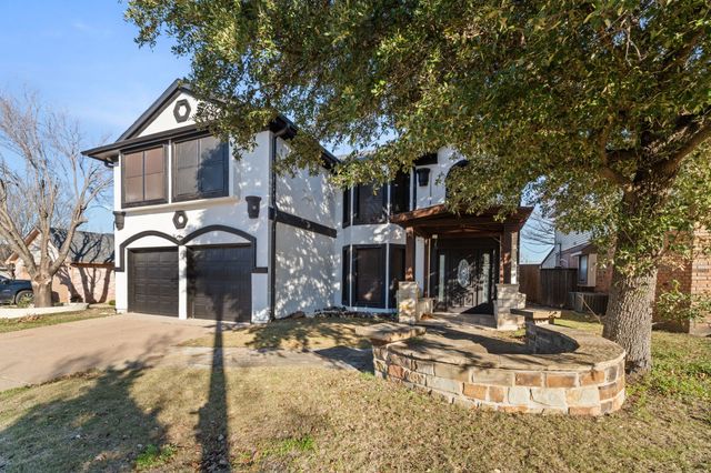 721 Keessee Drive, Cedar Hill, TX 75104