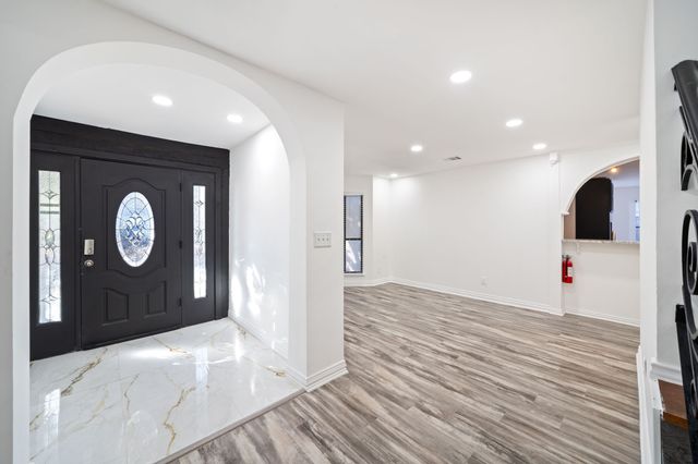 721 Keessee Drive, Cedar Hill, TX 75104