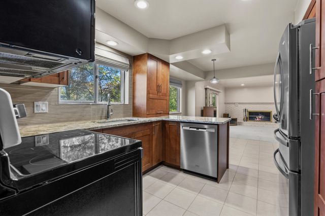 6843 Leslee Crest Drive, West Bloomfield Twp, MI 48322