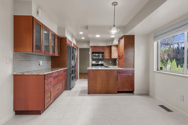 6843 Leslee Crest Drive, West Bloomfield Twp, MI 48322