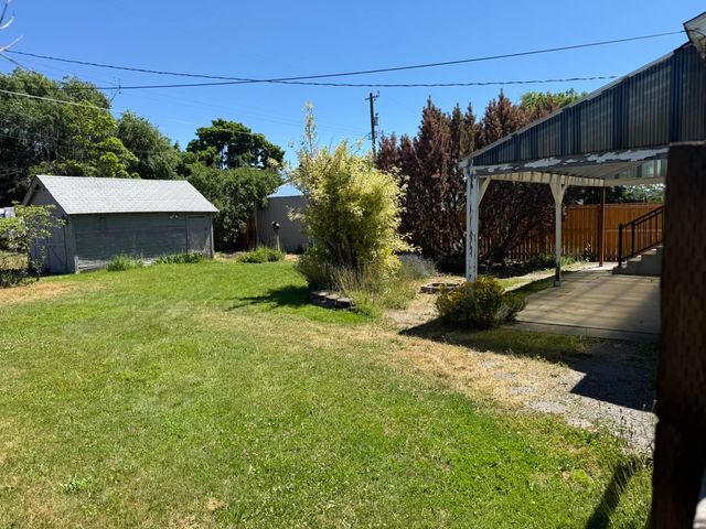 2628 N Stone St, Spokane, WA 99207