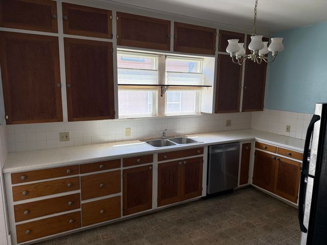 2628 N Stone St, Spokane, WA 99207