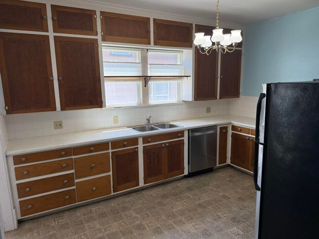 2628 N Stone St, Spokane, WA 99207