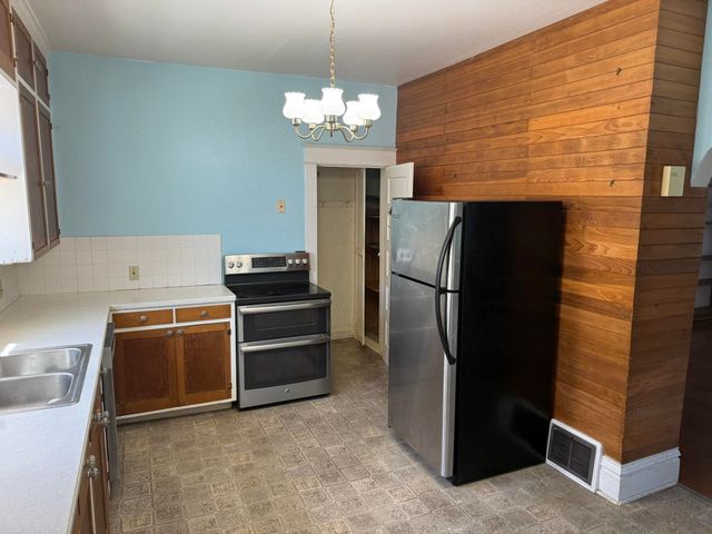 2628 N Stone St, Spokane, WA 99207