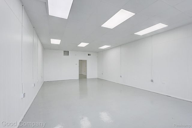 23833 John R Road, Hazel Park, MI 48030