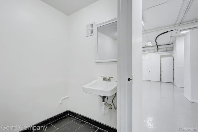 23833 John R Road, Hazel Park, MI 48030