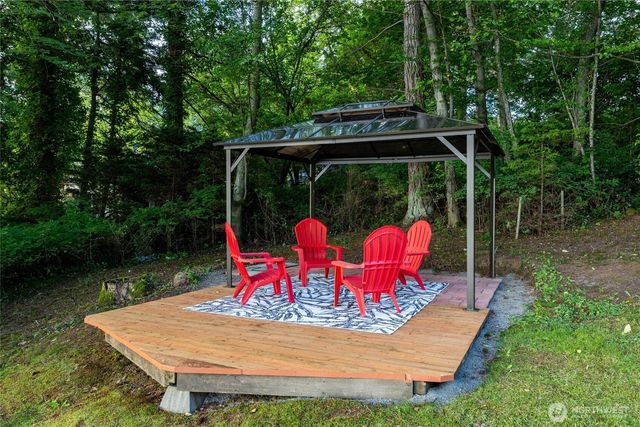 2339 N Nugent Road, Lummi Island, WA 98262