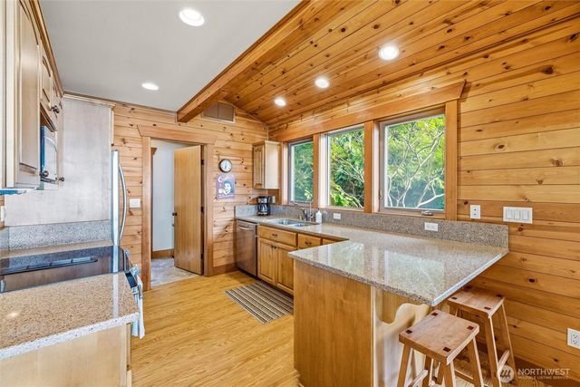 2339 N Nugent Road, Lummi Island, WA 98262