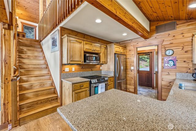 2339 N Nugent Road, Lummi Island, WA 98262