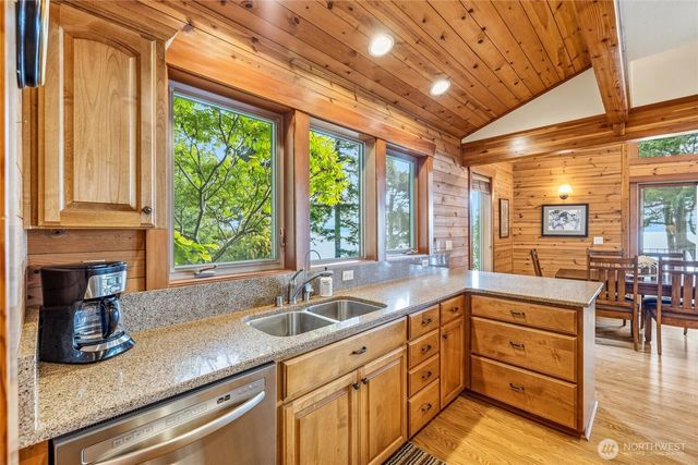 2339 N Nugent Road, Lummi Island, WA 98262